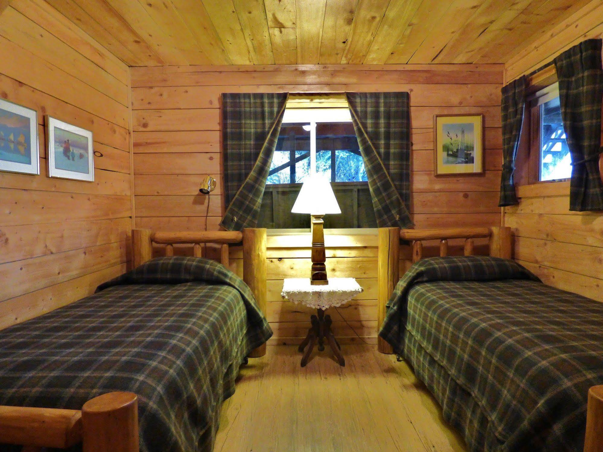 Juneberry Lodge Хоумър Екстериор снимка