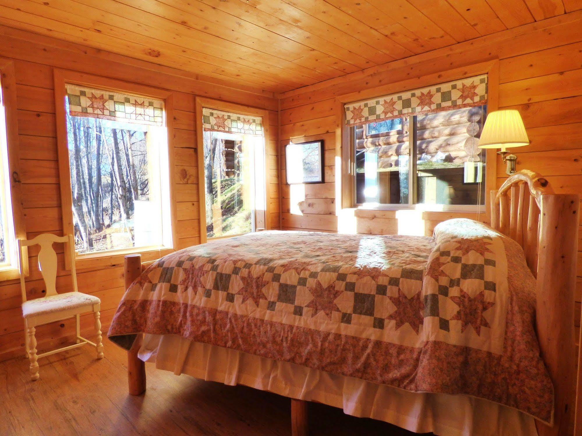 Juneberry Lodge Хоумър Екстериор снимка